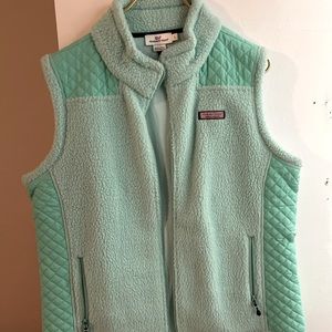 Vineyard vines vest. Color is aqua blue. Size Large.